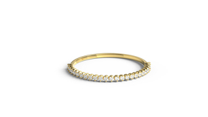 Anillo de Boda de Oro de 18K con Micro Pavé de Diamantes, Ligero, Moderno, Corte Media Eternidad, Delicado, Apilable, Joyería Fina para Mujer - Product Image 1