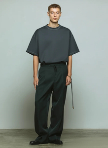 เสื้อยืดโอเวอร์ไซส์สีพื้นทรงปกติสำหรับผู้ชาย ผ้าคอตตอนถักเนื้อหนา คอกลม แขนเสื้อแบบดรอปโชว์เดอร์ สไตล์สตรีทแวร์ - Product Image 4