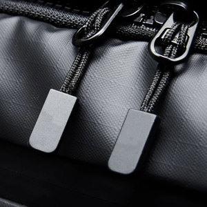 Bolsa deportiva ligera con cómoda correa para el hombro, estructura equilibrada y almacenamiento seguro para el entrenamiento. - Product Image 5