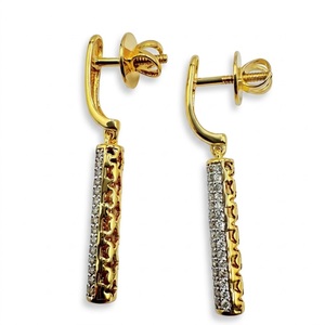 Pendientes de Oro Amarillo de 18 Quilates con Diamantes Cultivados en Laboratorio de 1.08 Quilates, Certificados por IGI, Modelo Barra Colgante - Product Image 5