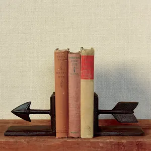 Porte-livres en fonte style antique en forme de flèche pour la décoration de la maison - Product Image 2