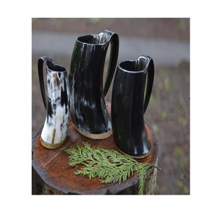 Pichets artisanaux en corne de buffle, naturellement polis, rustiques et décoratifs, ensemble de trois, au meilleur prix - Product Image 1