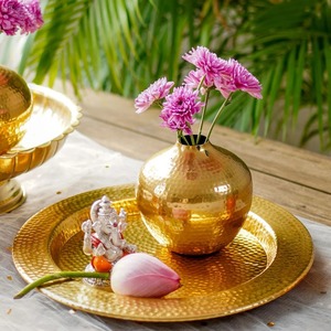 Plateau de service décoratif moderne en métal pour collations, fruits, pain, cuisine, vaisselle de table - Product Image 1