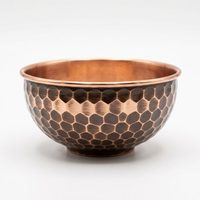 Bol d'offrande artisanal en cuivre antique de 14 cm, à facettes, motif cœur martelé, design rustique, pour décoration de table, maison et mariage