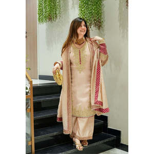 Hermosa Ropa India y Pakistaní, Elegante Conjunto de Top, Pantalón y Dupatta para Fiestas - Product Image 4