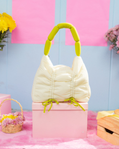 Bolso de Hombro CELEVA BAG Color Crema, con Asa Verde Lima, Cierre de Cremallera, Bolso Tote de Moda Premium, Cómodo para Uso Diario, Material PU Poliéster - Product Image 6