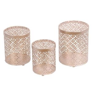 Porte-bougie votif en métal unique, soigneusement conçu pour enrichir le décor avec une lumière chaleureuse et un attrait artisanal. - Product Image 4