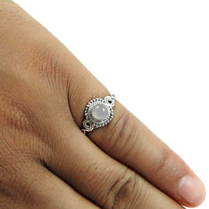 แหวนพลอยโรสควอตซ์ทรงกลมเจียระไนสวยงาม ดีไซน์วินเทจ คลาสสิก เหมาะสำหรับเป็นเครื่องประดับหมั้น ทำจากเงินแท้ 925 - Product Image 2