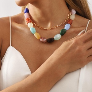 Collier DIY en résine fait main ILAHI, rond, style artisanal traditionnel, motif féerique religieux, pyramide, tendance - Product Image 1