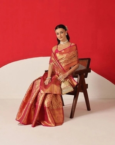 KV Woven <b>Jamdani</b> Silk Blend <b>Saree</b> - Product Image 3