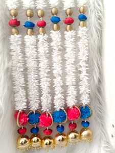 Guirlande de fleurs de jasmin pour toile de fond de mariage |   Guirlande de pompons Ghoongroo |   Décoration suspendue pour Sangeet, Mehndi, Haldi et Nikah d'Inde du Sud - Product Image 2