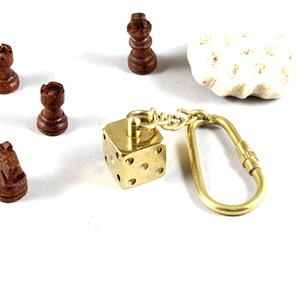 Llavero de mosquetón con dados de latón, diseño cuadrado, duradero, clásico, de metal fundido - Product Image 4