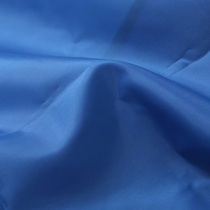 Capes de coiffure courtes de couleur unique pour salon professionnel, en matériau de haute qualité, avec logo personnalisé, vente en gros ODM 2026 - Product Image 6