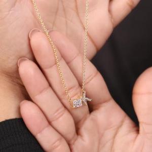 Collier Pendentif Initiale K en Diamant Or Jaune Massif Breloque Lettre Personnalisée Diamants de Laboratoire Pavé Nom Personnalisé Rhodium - Product Image 4