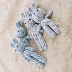Jouet en peluche lapin en coton au crochet pour bébé, lapin kawaii fait main, du meilleur fournisseur au Vietnam - Product Image 2