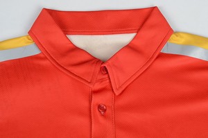 เสื้อโปโลแขนสั้นผู้ชาย สีแดงเหลือง ตัดต่อสี ดีไซน์สปอร์ต แห้งเร็ว ผ้าถัก - Product Image 2