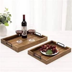Plateau de service en bois massif avec poignées découpées, plateau rectangulaire rustique pour la cuisine, la salle à manger, la table basse, usage domestique - Product Image 3
