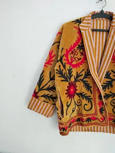 Veste Bohème en Velours Moutarde avec Broderie Suzani et Motif Floral Rouge – Vêtement d'extérieur Décontracté pour Femme, Style Art Populaire - Product Image 5