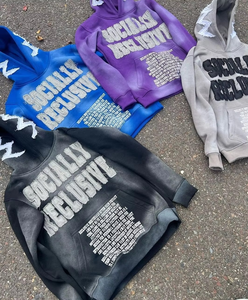 Sudadera con capucha y cremallera completa para hombre CARE MASTER, estilo streetwear, con estampado vintage, rasgaduras, logo bordado, mangas con cremallera, corte holgado y lavado. - Product Image 3