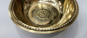 Petit bol en laiton écologique de haute qualité (Vati) pour la nourriture et la Pooja |   Bol à dessert artisanal au design traditionnel pour la décoration de la maison pendant Diwali - Product Image 4