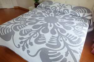 Ulu Breadfruit Inspired Hawaiian Applique Quilt Custom Hand Appliqued Cotton Heirloom Bedspread For <b>Queen</b> And California King - Product Image 5