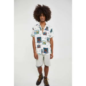 Chemise Hawaïenne Blanche pour Homme, Inspirée des Cartes Postales Vintage, Imprimé Décontracté Respirant pour l'Été - Product Image 1