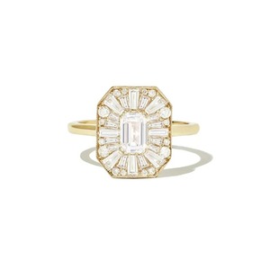 Bague en mosaïque de diamants éthérés, bague de fiançailles en moissanite taille émeraude, bague Art Déco éclatante pour femme, bague vintage à halo caché - Product Image 2