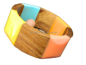 Brazalete de moda multicolor de madera y resina, elegante joyería de diseño conjunto hecha a mano para mujeres y niñas - Product Image 3