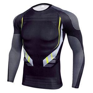 เสื้อแรชการ์ดผู้ชาย สีดำ-เขียว พิมพ์ลายด้วยเทคนิค Heat-Transfer ป้องกันรังสียูวี UPF50 แห้งเร็ว ผ้ายืดกระชับ แขนยาว ผลิตจากผ้าสแปนเด็กซ์และโพลีเอสเตอร์ - Product Image 1