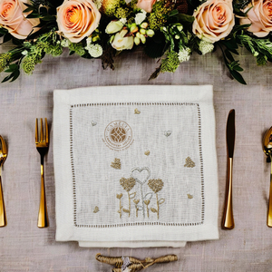 Serviette de cocktail raffinée, broderie durable, réutilisable, idéale pour les dîners chics, les fêtes et les mariages rustiques. - Product Image 3