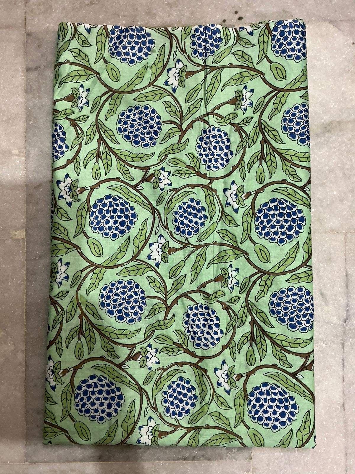 สีเขียว