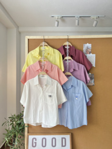 เสื้อครอปท็อปผู้หญิงผ้าฝ้ายแขนสั้นลำลองปักลายพร้อมกระเป๋าปัก รุ่น SUBICI 341959A ขายส่งแบบ OEM ODM - Product Image 1