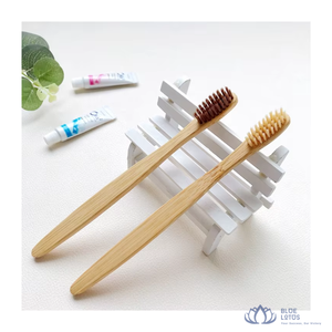 BEST SELLER Brosse à dents Blue Lotus Farm à manche en bois, poils moyens, écologique, réutilisable, soins bucco-dentaires, vente en gros - Product Image 1