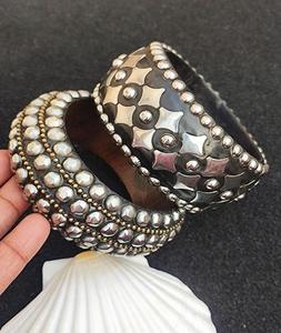 กำไลข้อมือไม้หรูหรา งานแฮนด์เมด สลักลายโลหะตามสั่ง สำหรับผู้หญิง งานฝีมือไม้แบบอินเดียคลาสสิก อุตะร์ - Product Image 5