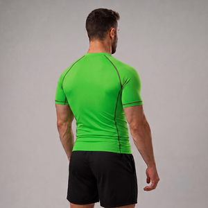 Vente en gros de rashguards MMA à manches courtes de haute qualité, 85% polyester, 15% élasthanne, respirants, à séchage rapide, antibactériens, personnalisés pour BJJ - Product Image 2