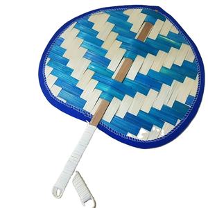 Ventilador de mano de bambú con patrón de flores delicadas Descubre la cultura vietnamita Abanico floral decorativo plegable artesanal premium - Product Image 4