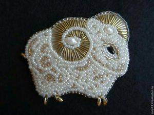 Broche de Arte Bordado a Mano con Cuentas para Amantes de la Moda, Pin Bordado con Cuentas Hecho a Mano de Primera Calidad para Atuendos Elegantes - Product Image 2