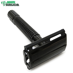 Rasoir de sécurité classique traditionnel à double tranchant HASNI SURGICAL pour homme, en acier inoxydable, couleur noire, modèle ASH-66 - Product Image 5