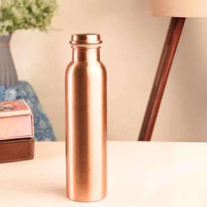 Bouteille d'eau de luxe en cuivre pur 100% fabriquée à la main, écologique, couleur personnalisée, finition métallique lisse et unie, sans joint, pour boissons - Product Image 1