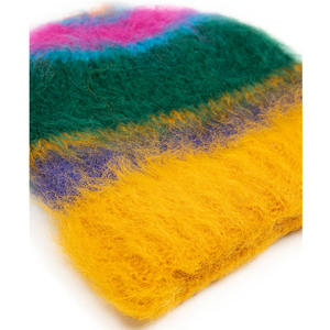 Gorro de Lana Jacquard de Mohair Unisex de Lujo 100% Lana con Estampado de Camuflaje y Letras, Gorro Clásico con Pompón para Esquí, Viajes y Actividades al Aire Libre, Mantiene el Calor - Product Image 4