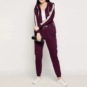 Conjunto Deportivo para Mujer Color Borgoña con Capucha, Manga Larga, Diseño Sólido, Corte Holgado Informal, Sudadera y Pantalones con Bolsillos Laterales - Product Image 3