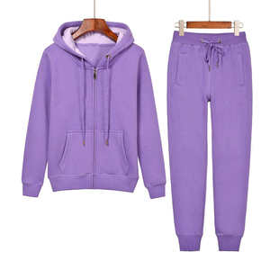 Conjunto deportivo de dos piezas de forro polar para mujer con bordado personalizado, sudadera con cremallera y pantalones deportivos tipo jogger, chándal para mujer - Product Image 1