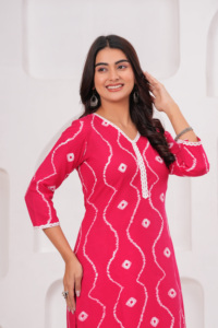 Elegante Conjunto de Kurti y Pantalón de Rayón para Mujer |   Conjunto de Kurta Recta Estampada Rosa - Product Image 5