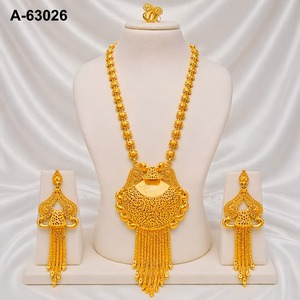 Vente en gros MOLL JEWELLERS Ensemble de bijoux de mariée indiens Collier long avec pendentif et boucles d'oreilles Zircon Plaqué or et argent Tendance A-63024 - Product Image 3