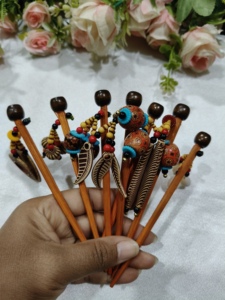 AMULYAM OVERSEAS ไม้เสียบผมทำมือประดับลูกปัดไม้  รักษ์โลก  แฟชั่นอเนกประสงค์  เนื้อสัมผัสธรรมชาติ  สวยงาม  สำหรับทำผมทรงบัน - Product Image 2