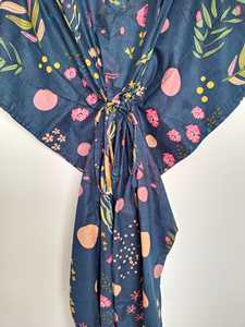 เดรสผ้าคอตตอนทรงเอไลน์พิมพ์ลายดอกไม้ทำมือชุดคลุมชายหาดโอเวอร์ไซส์วินเทจ - Product Image 2