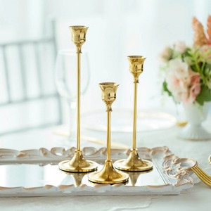 Porte-bougie en métal de la plus haute qualité, avec l'éclat de la lumière des bougies sur un métal chaud, crée une ambiance apaisante et relaxante, comme dans un spa. - Product Image 4