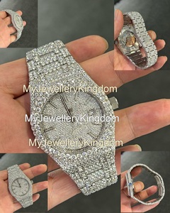 Montre de style hip-hop en acier inoxydable et moissanite avec boîtier rond et cadran en verre, résistance à l'eau 10 bars - Product Image 1