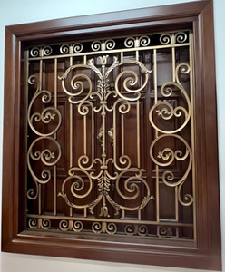 Cadre de fenêtre en fer forgé poli décoratif moderne sur mesure pour villa, design de grille métallique de sécurité extérieure - Product Image 4