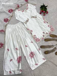 Elegante Conjunto de Salwar-Suit Farshi Blanco con Bordado de Hilo y Lentejuelas de Flores, Estilo DevSena, Proveedor y Exportador Mundial - Product Image 4